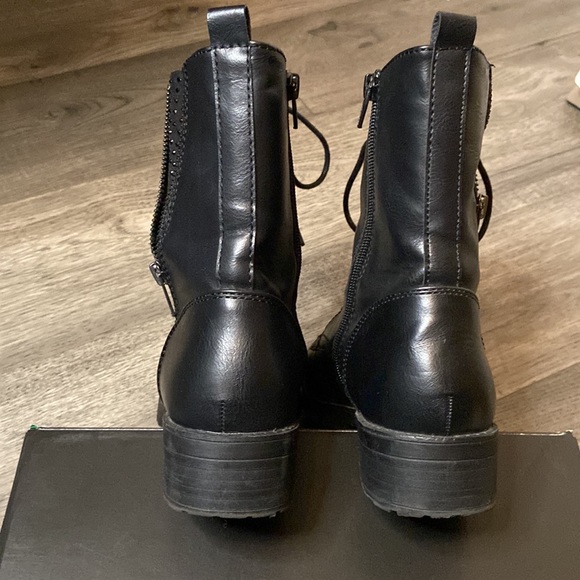 Used - Picture 3 of 3